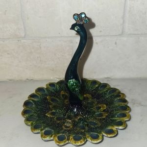 Beautiful glam peacock ring stand
